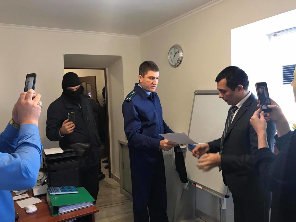 Російські силовики штурмували офіс кримських адвокатів – правозахисники