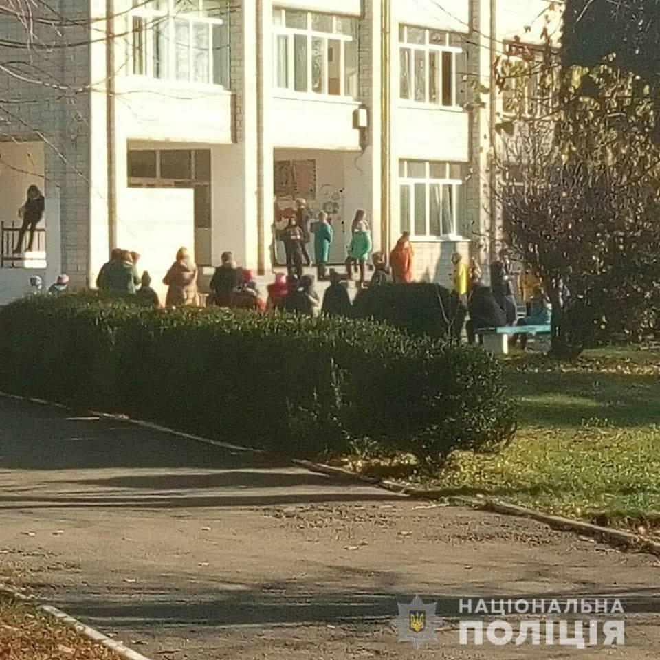 У школі під Києвом учень розпилив перцевий газ: дев’ятеро дітей потрапили до лікарні