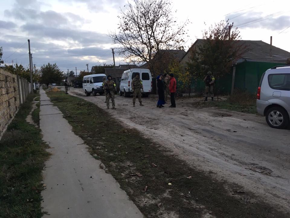 Російські силовики вкотре прийшли з обшуком до кримських татар