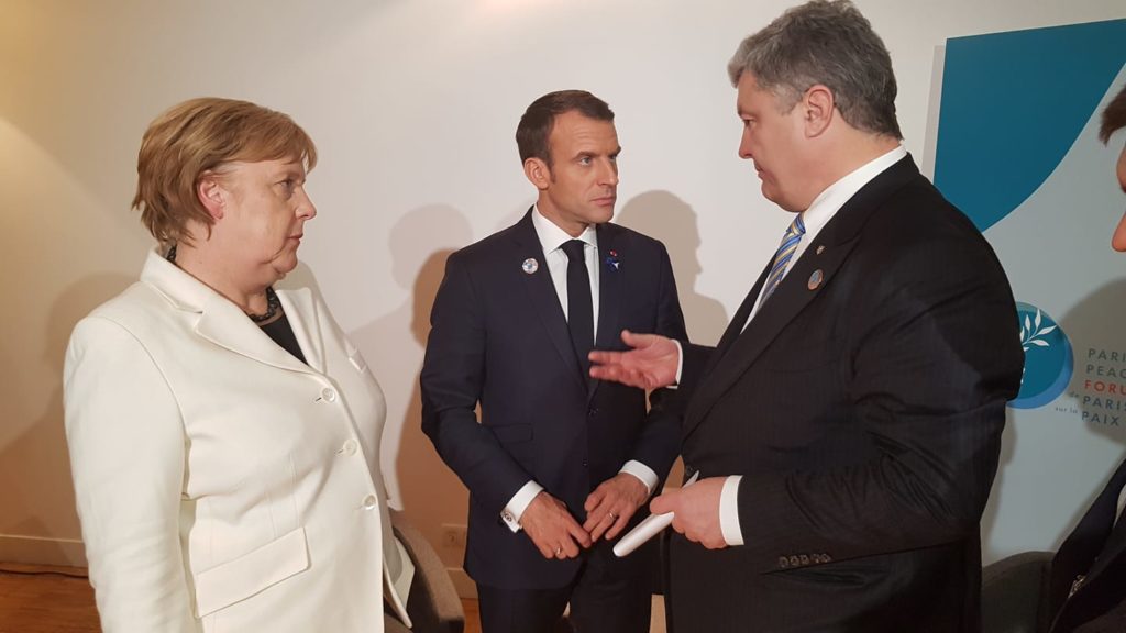 Порошенко, Меркель і Макрон почали переговори щодо “виборів” на окупованому Донбасі