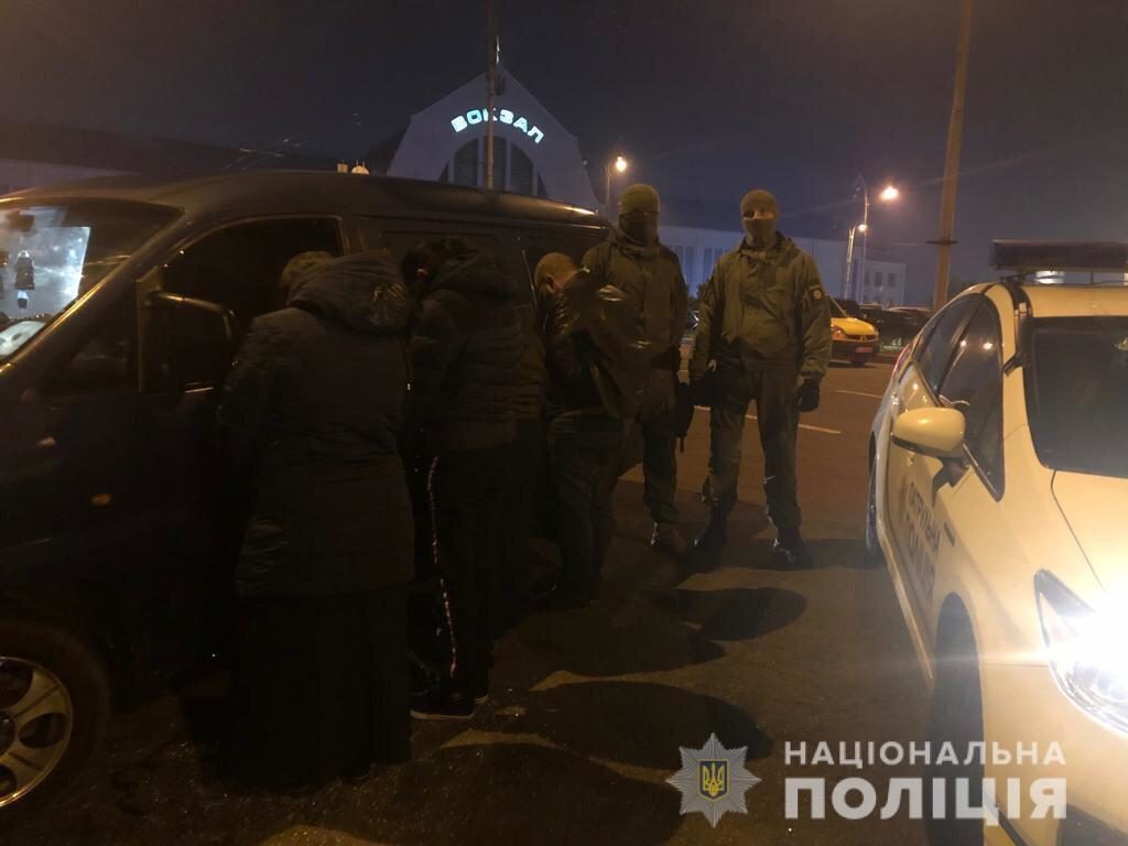 В Одеській області сімейна пара тримала у рабстві близько сотні людей: фото і відео