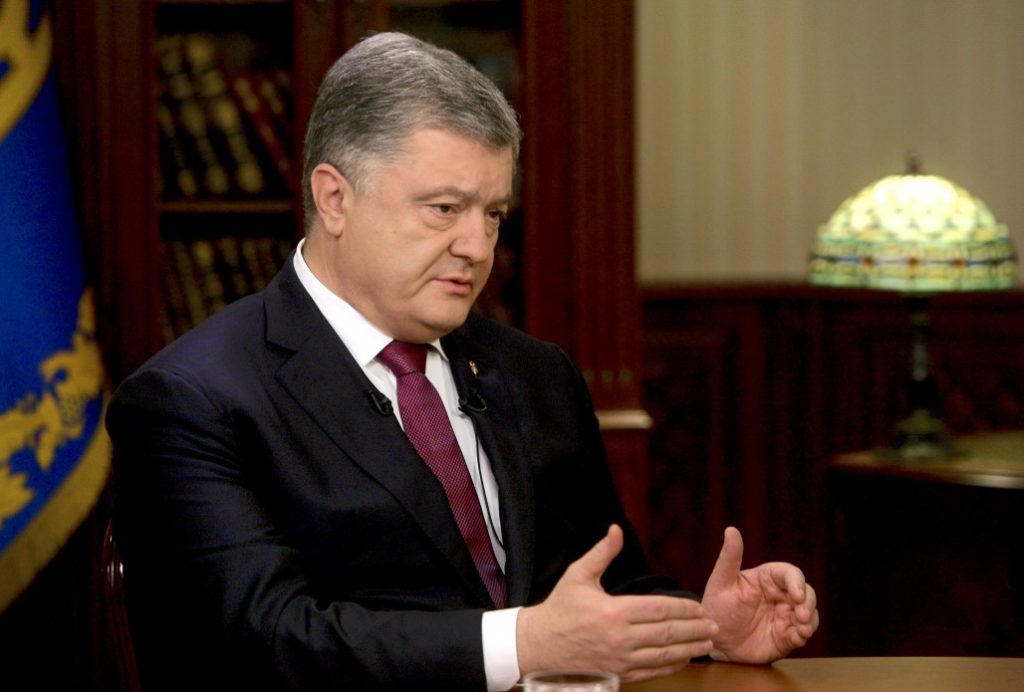 Будемо боротися всіма наявними заходами для повернення захоплених РФ українських моряків – Порошенко