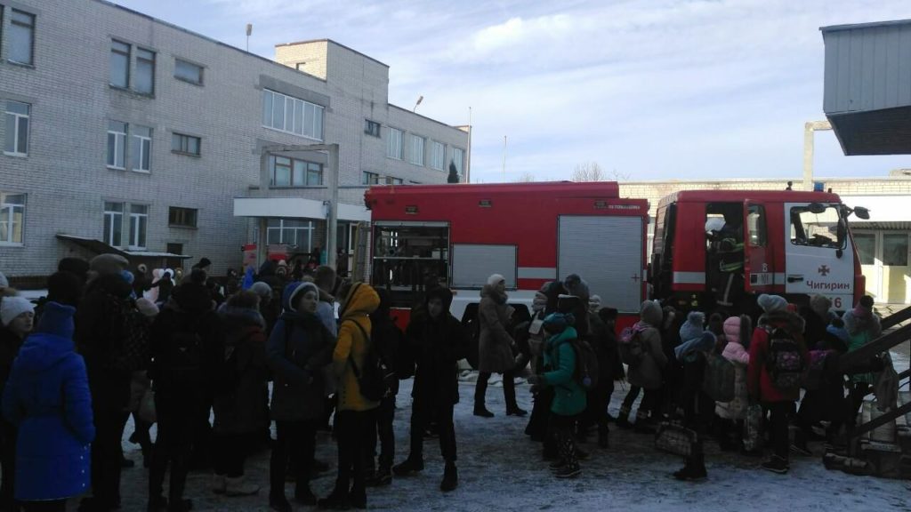 На Черкащині загорілась школа, 400 дітей евакуйовано