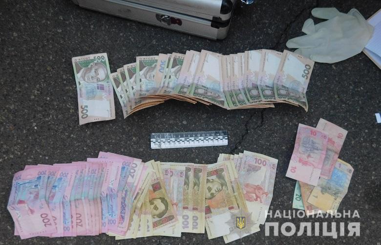 У Києві група іноземців обманом забирали гроші у пенсіонерів