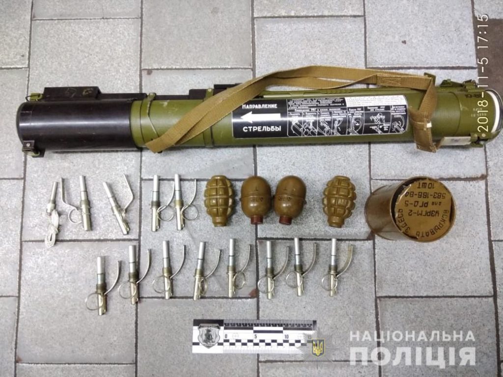 У харківському метро затримали військового з гранатами