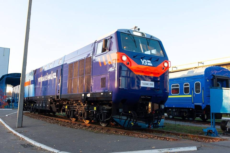 Стало відомо, коли вийде на українські колії перший локомотив General Electric