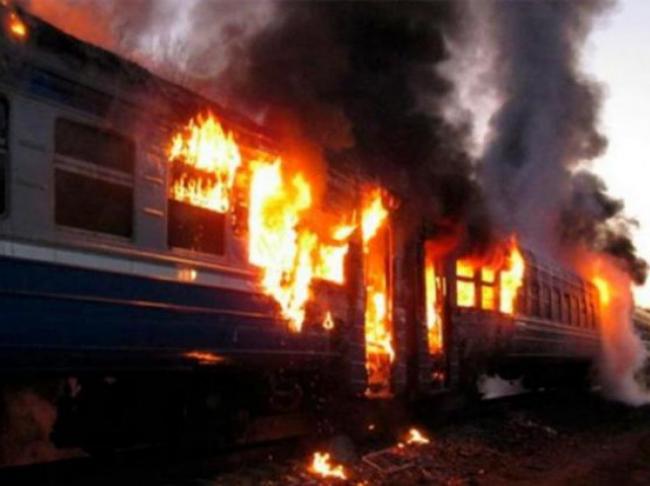 На Рівненщині загорівся потяг: відео та перші подробиці