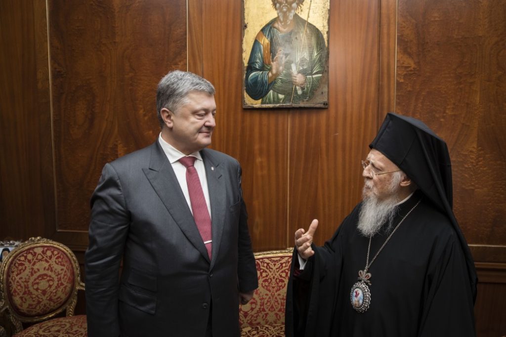 Патриарх Варфоломей поздравил Порошенко с годовщиной Объединительного собора: «Именно вы дали смелость это сделать»