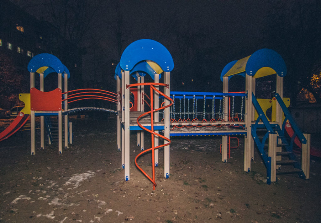 У Києві на дитячому майданчику виявили тіло чоловіка