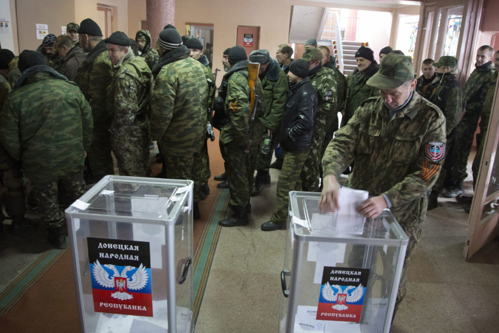 «Выборы» в ОРДЛО: в РФ говорят о высокой явке