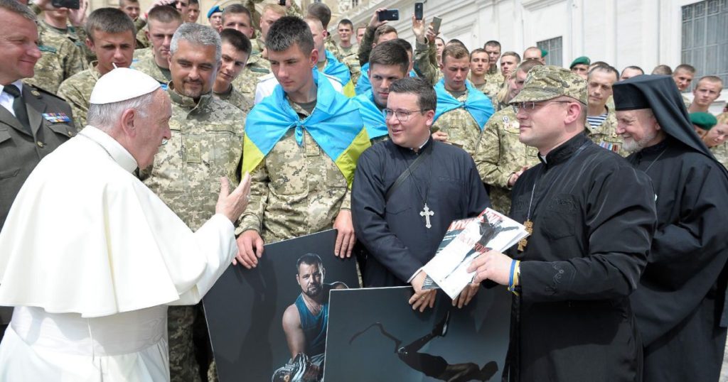 Папа Римський Франциск під час різдвяного богослужіння попросив миру для України