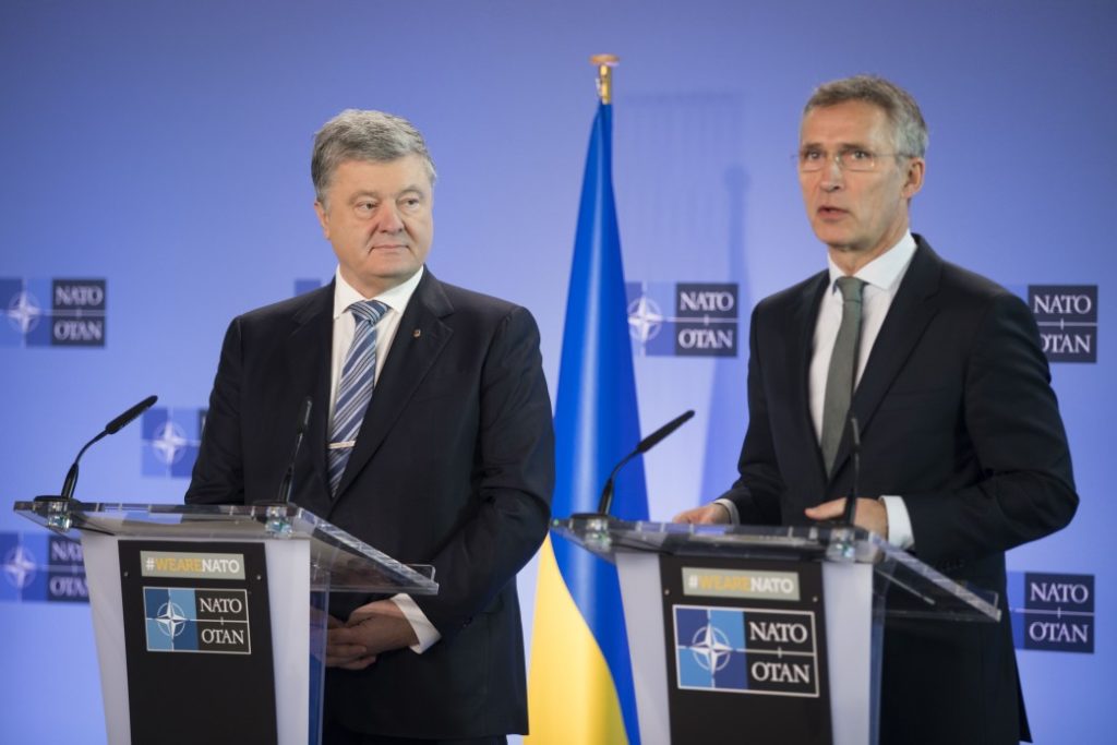 Украина совместно с НАТО будет заниматься усилением киберзащиты избирательной инфраструктуры — Порошенко