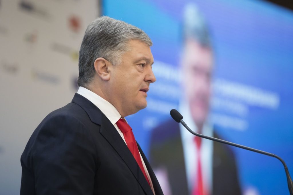 Порошенко наголосив на необхідності внесення в парламент законопроекту про перехід парафій УПЦ МП до ПЦУ
