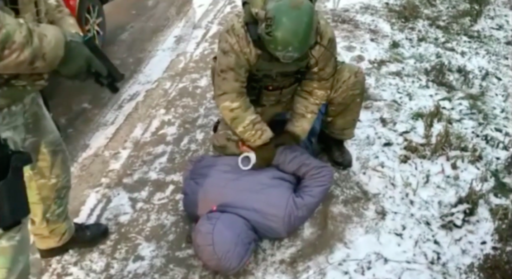 Бойовика з Донбасу затримали при спробі підриву залізниці на Харківщині: відео