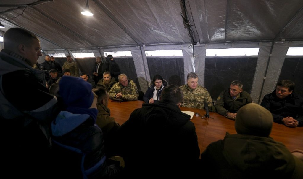 Ви – фундамент і опора: Порошенко закликав ветеранів долучитися до створення профільного міністерства