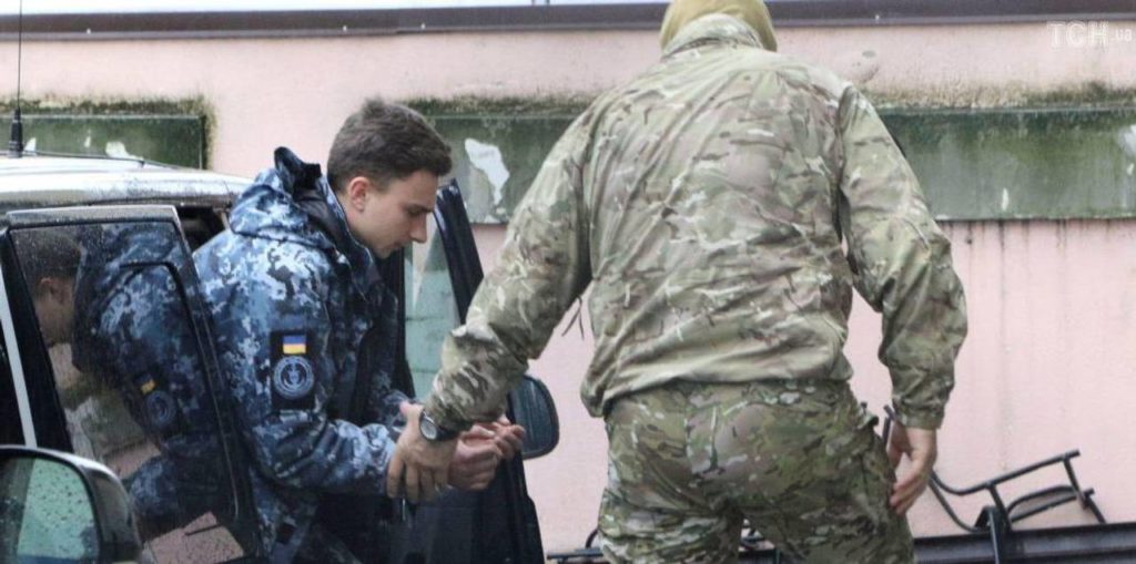 «Армия муравьев»: российские волонтеры передали пленным украинским морякам передачи в СИЗО