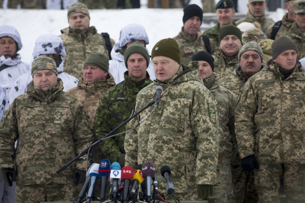 Прийшло вп’ятеро більше людей, ніж запрошувалось – Порошенко про збори резервістів ЗСУ