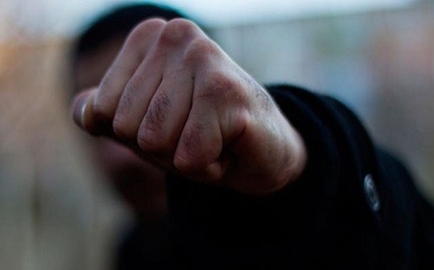 На Чернігівщині 15-річний хлопець жорстоко побив 12-річну дівчинку