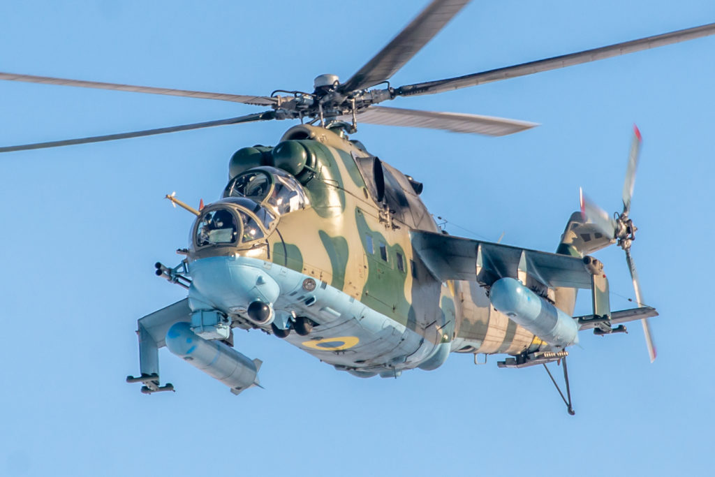 На Полтавщині розпочались навчання військових вертолітників: яскраві фото