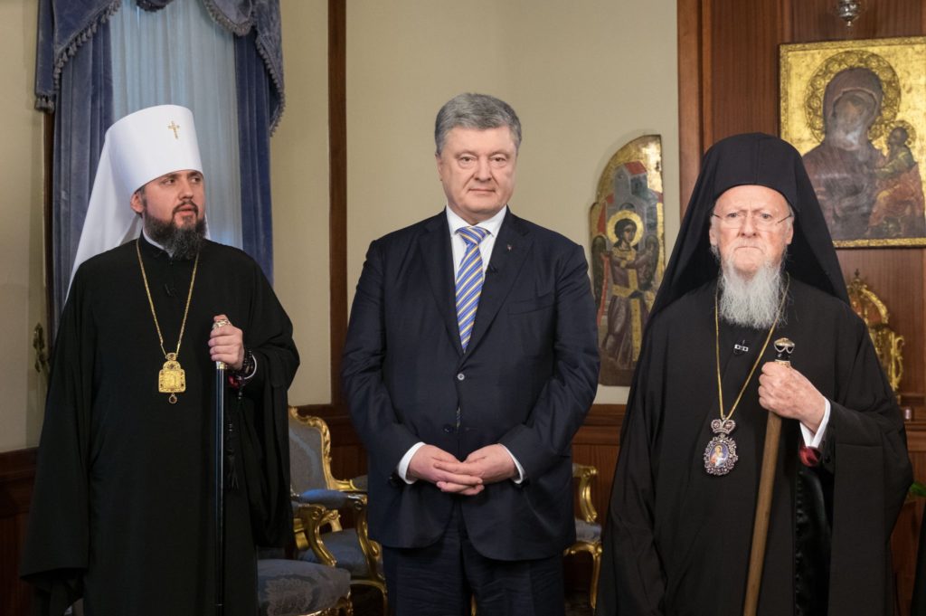 Сьогоднішній день збережеться в одному ряду з Володимировим хрещенням і з проголошенням Незалежності України — Порошенко