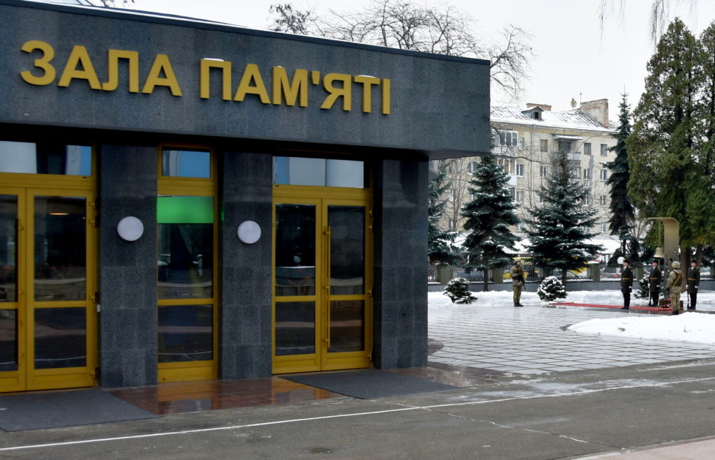 Вшанування Героїв-Кіборгів, які загинули під час оборони ДАП. Трансляція “Прямого”