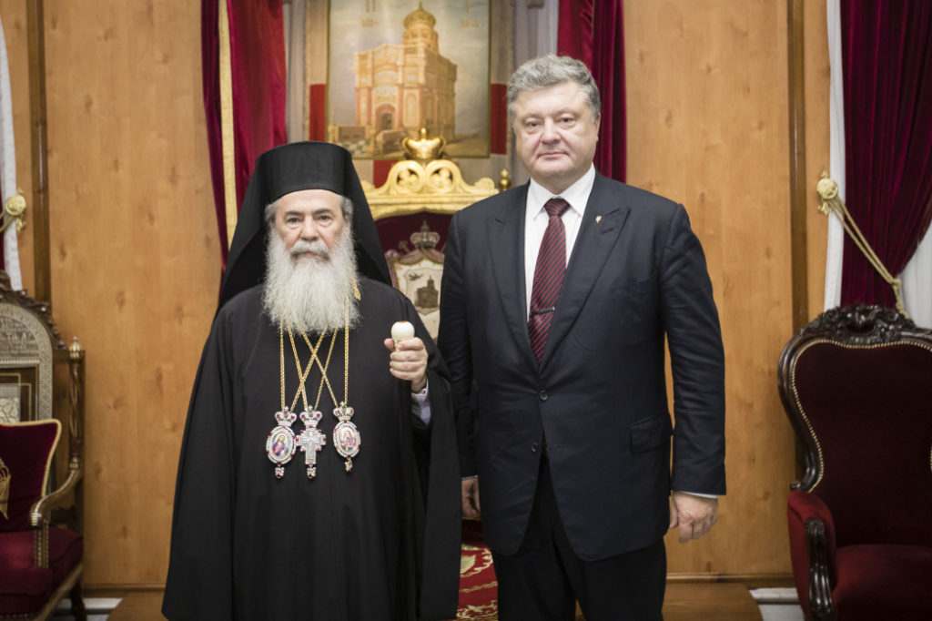 Порошенко запросив Патріарха Єрусалимського відвідати Україну для налагодження діалогу з помісною церквою