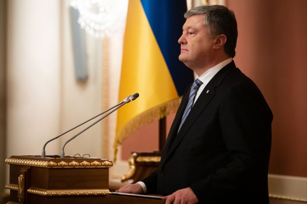 Порошенко встретится с лидерами ЕС и будет настаивать, чтобы давление на Россию было усиленно, пока не освободят украинских заложников
