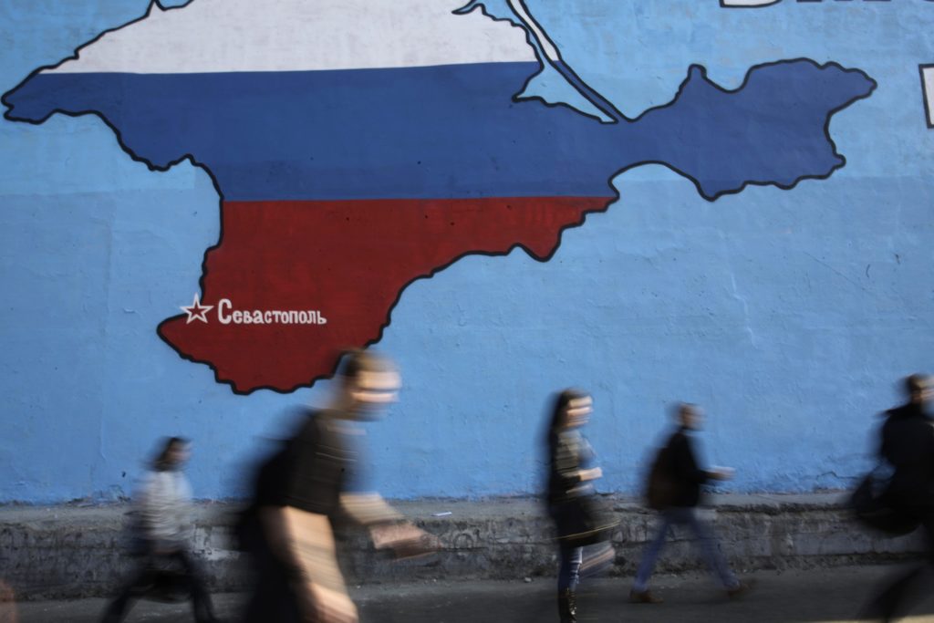 Росія переселила до окупованого Криму вже півмільйона своїх громадян