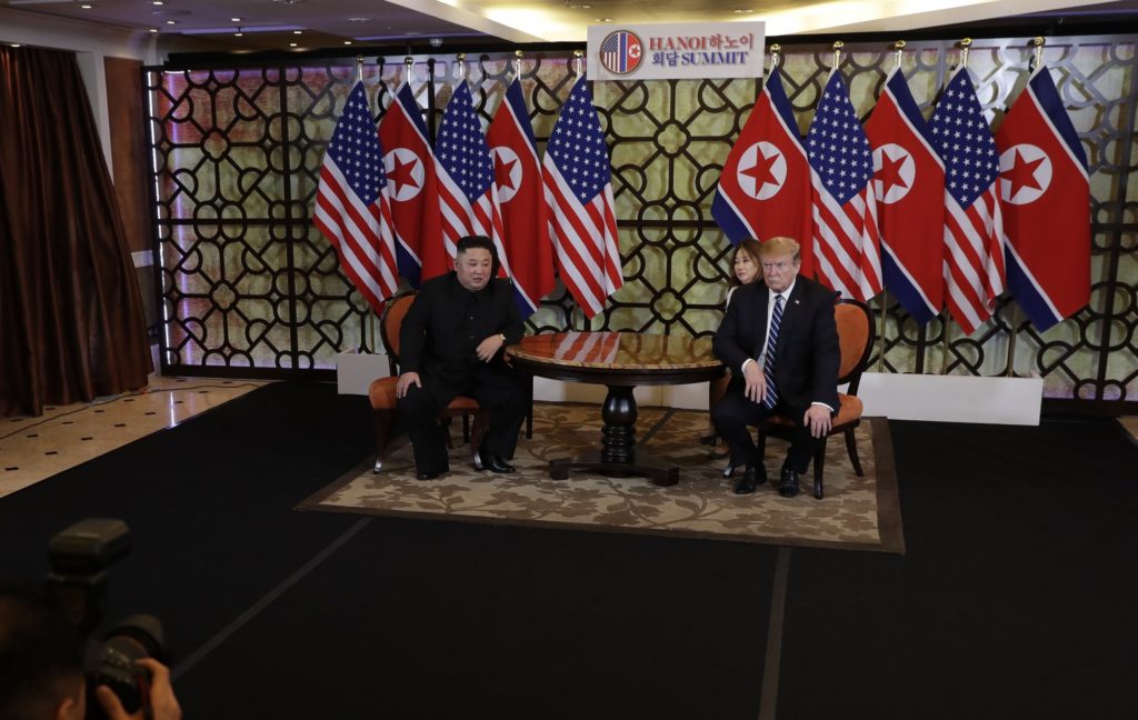Дональд Трамп і Кім Чен Ин не досягли угод на саміті у В’єтнамі