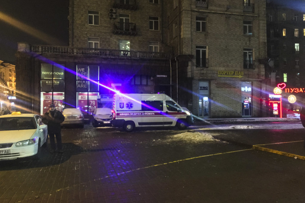 В Киеве ультрас «Динамо» устроили массовую драку с немецкими болельщиками