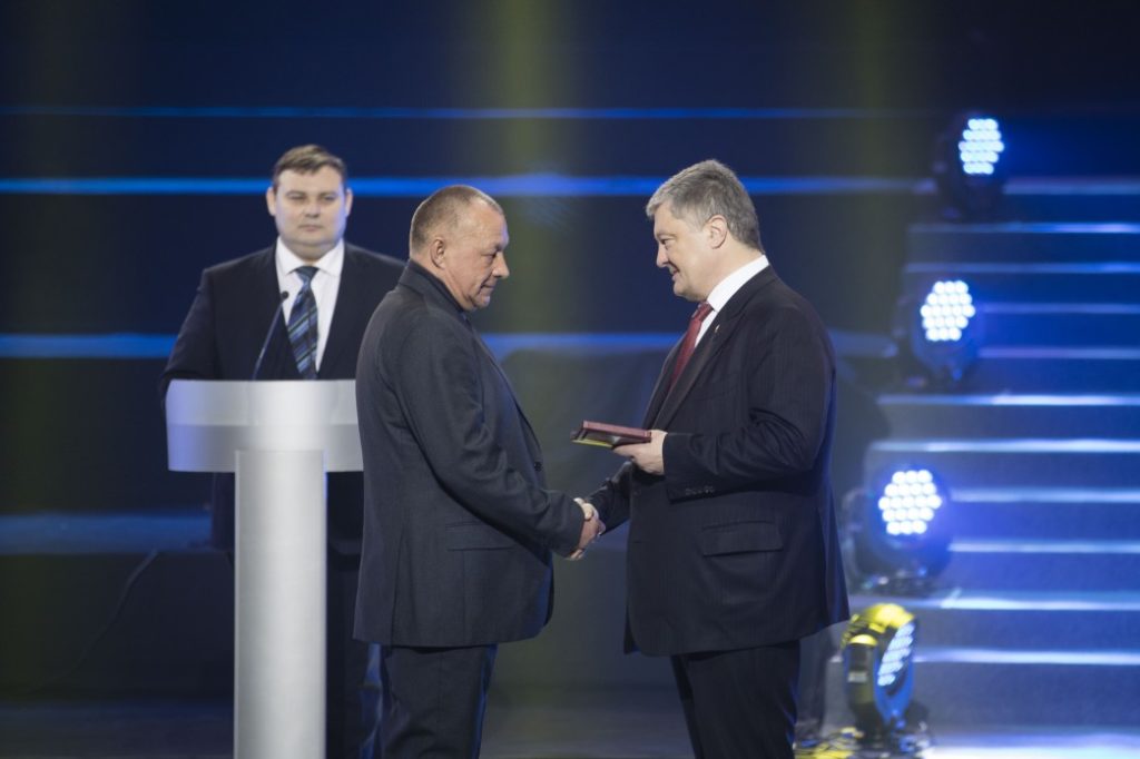 Кремль замовчує і засекречує дані про свої втрати на Донбасі і в Сирії, як СРСР в Афганістані – Порошенко
