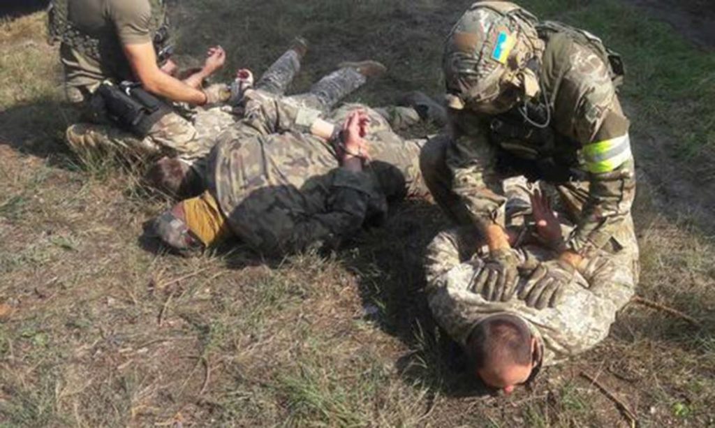 Поблизу одного з арсеналів ЗСУ затримано трьох чоловіків: фото