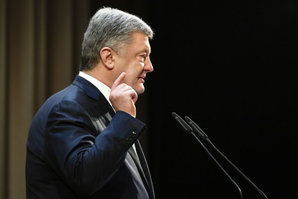 Ні прізвища, ні посади нікого не врятують від відповідальності – Порошенко про події довкола “Укроборонпрому”