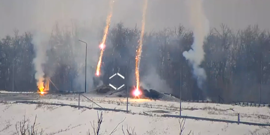 Украинские военные возле Ясиноватой уничтожили укрытия боевиков: видео