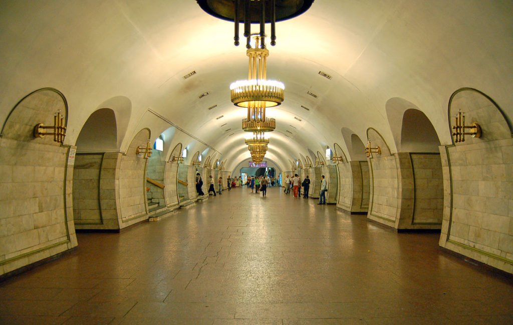На станції метро “Площа Льва Толстого” у Києві розпочався капітальний ремонт ескалаторів