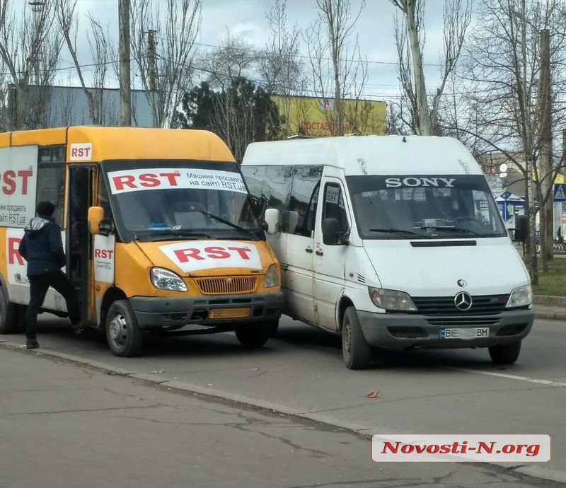 ДТП у центрі Миколаєва: зіткнулися дві маршрутки