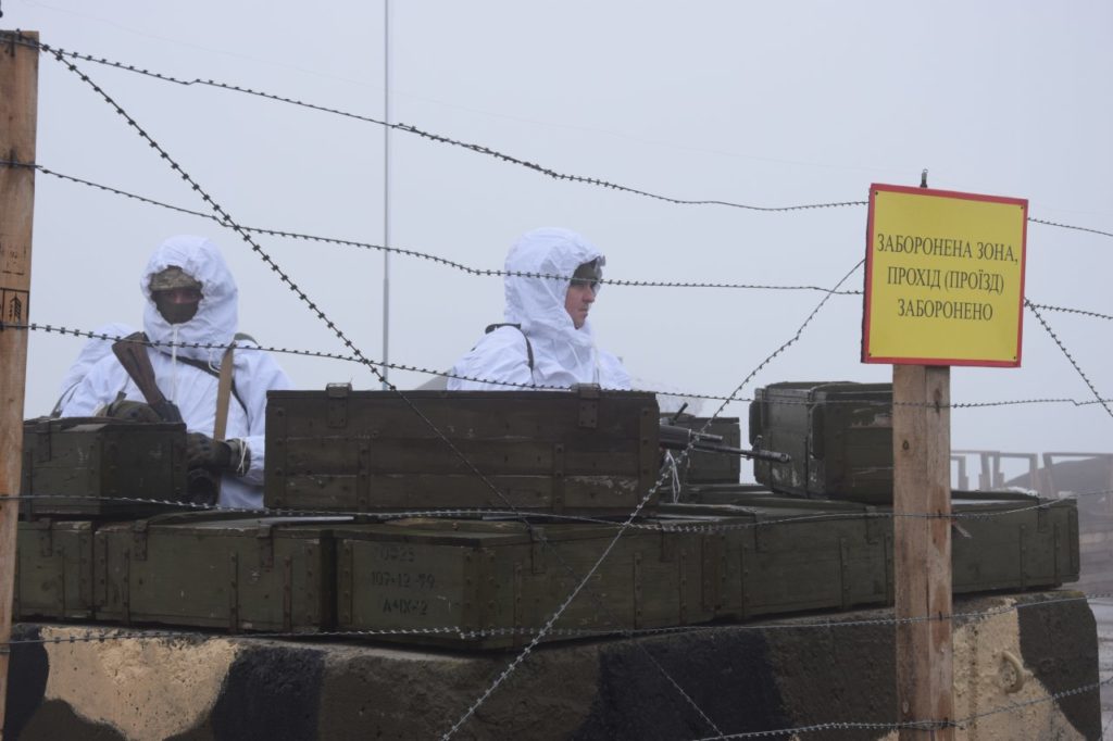 Прикордонники відбили висадку ворожого десанту на узбережжя Азовського моря: опубліковано фото навчань