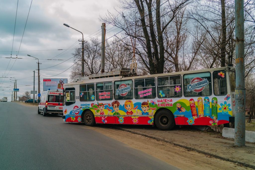 У Дніпрі тролейбус ледь не злетів з мосту