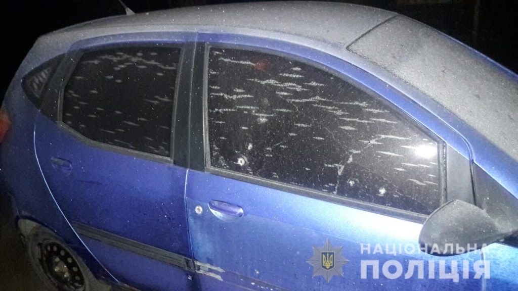 Під Харковом біля кафе підірвали гранату: фото і відео