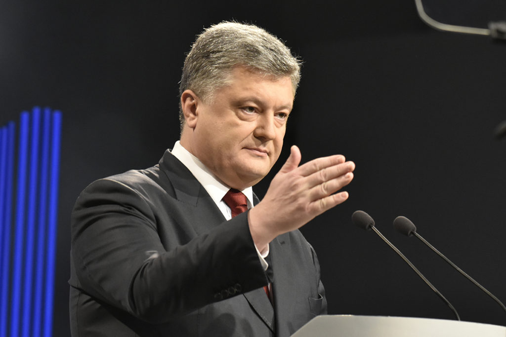 Следующие санкции против России должны быть введены в июне — Порошенко