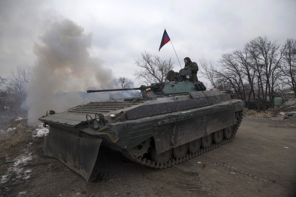 Украинские военные подбили на Донбассе БМП российских оккупантов