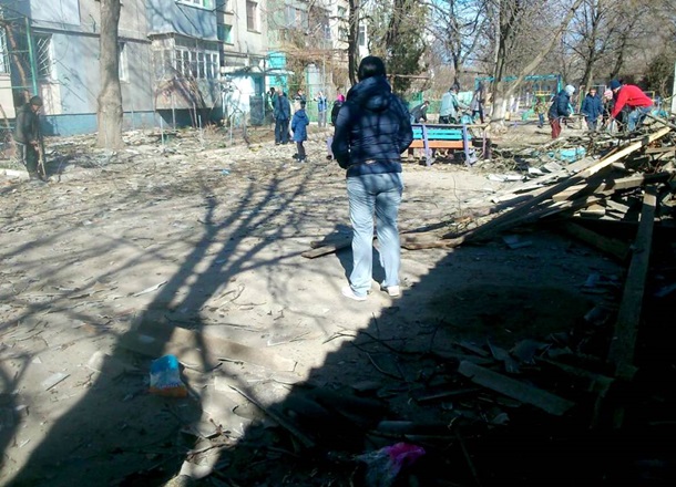 У Білгород-Дністровському зірвало дах з багатоповерхового будинку: фото