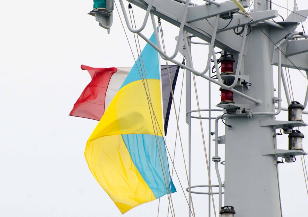 ВМС України та Франції відпрацювали протимінні дії у Чорному морі: яскраві фото
