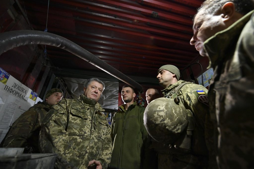 Атака, яка зараз здійснюється на армію – я точно зроблю все можливе, щоб її не допустити – Порошенко
