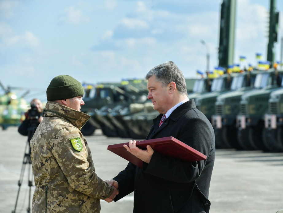 Президент присвоїв звання “Герой України” двом військовослужбовцям ЗСУ