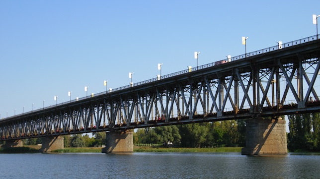 На Дніпрі перекинувся моторний човен, чотири людини зникли без вісти – ДСНС