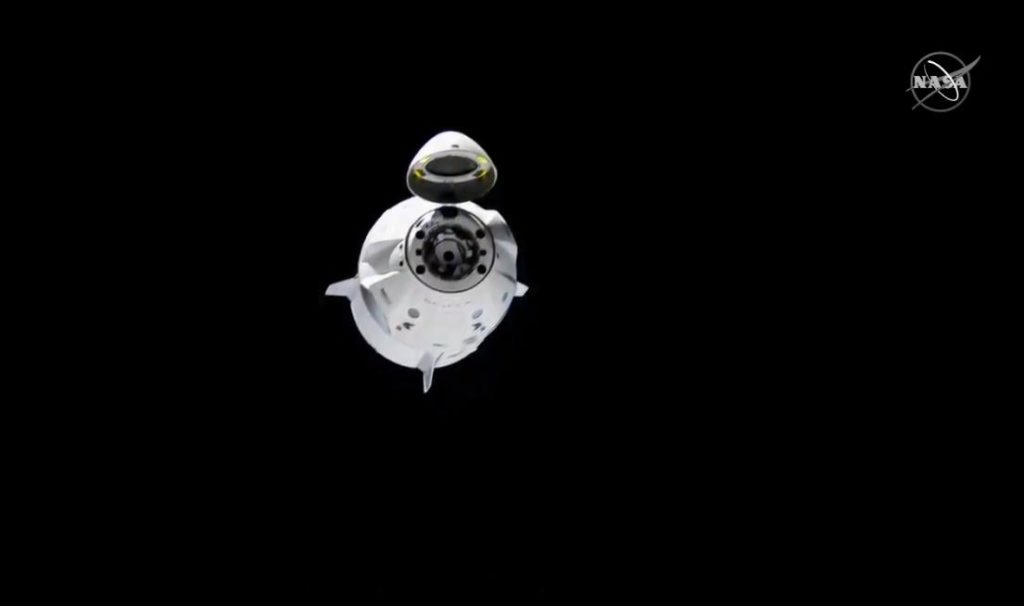 Корабель Crew Dragon вперше успішно відстикувався від МКС: історичне відео