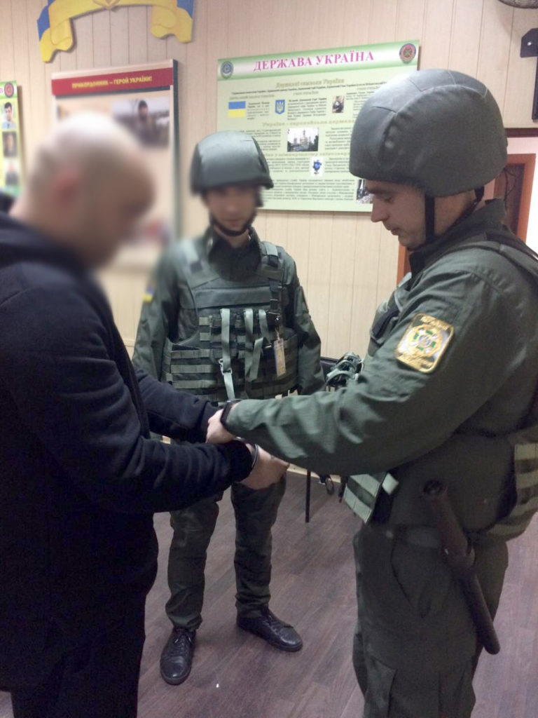 Пограничники задержали двух преступников-иностранцев, находившихся в международном розыске