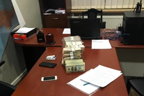 Правоохоронці затримали осіб, які пропонували Юрію Тимошенку хабар за відмову балотуватися у президенти
