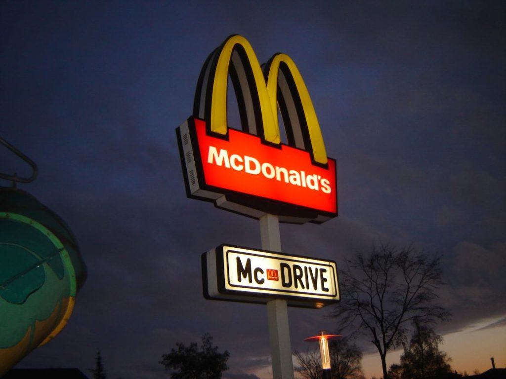 Mcdonald’s планирует усовершенствовать McDrive с помощью искусственного интеллекта